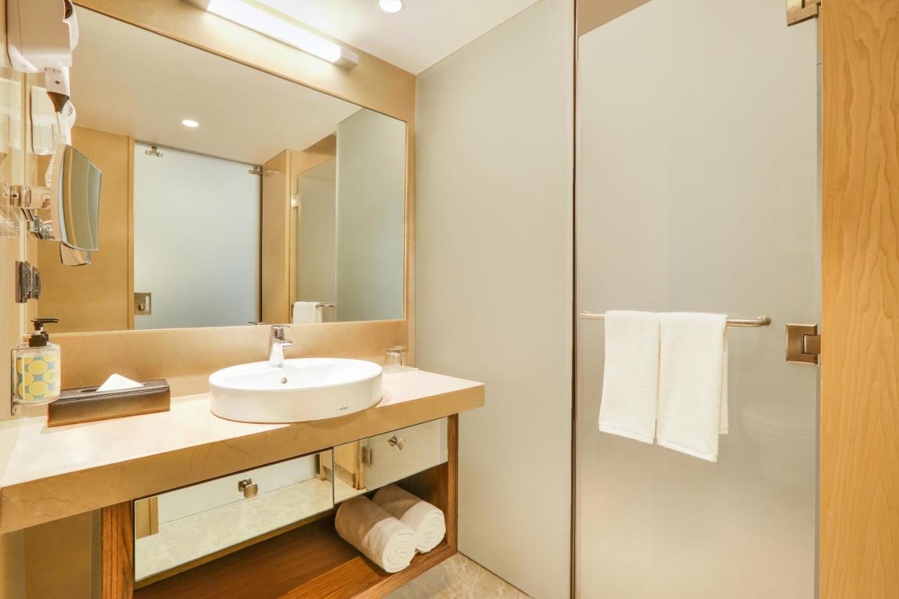 Lemon Tree Hotel Viman Nagar Пюн Екстериор снимка