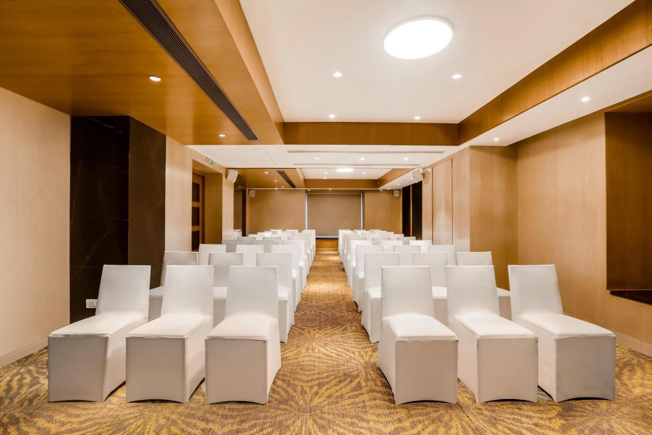 Lemon Tree Hotel Viman Nagar Пюн Екстериор снимка